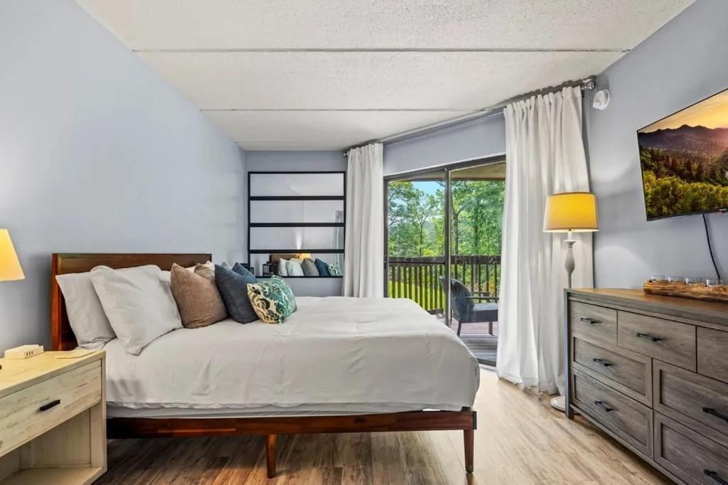 Views & Fireplace - Minutes To Gburg And Ober - Condo Gatlinburg Exteriér fotografie